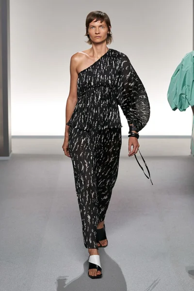 Look 60